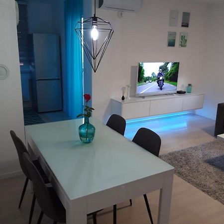 Elena Apartmani Tuzla Buitenkant foto