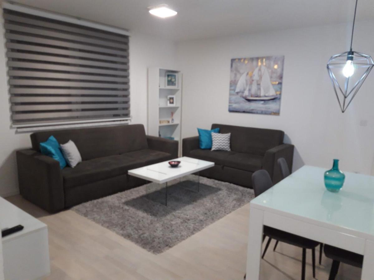 Elena Apartmani Tuzla Buitenkant foto